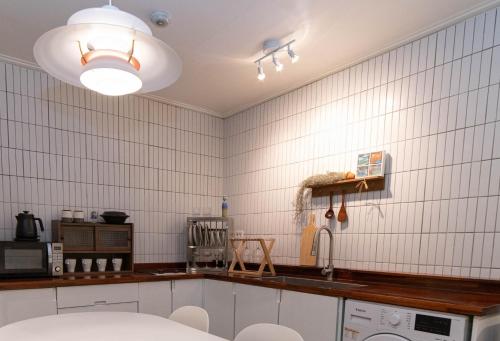Cloud 9 Hongdae #AREX 2min #SUB 30sec — 4-Star Luxury Hotel in Seoul, South Korea