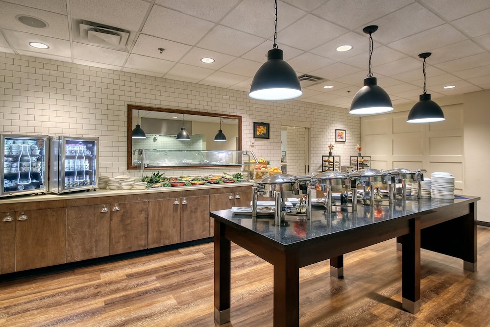 Holiday Inn Hotel & Suites Atlanta Airport North by IHG - photo 54