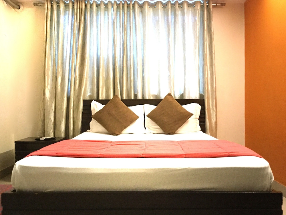 Arista Service Apartments Khernagar