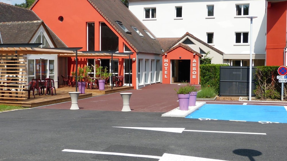 Hotel ARBOR Les Hunaudieres Le Mans Sud Mulsanne — hotel in Mulsanne