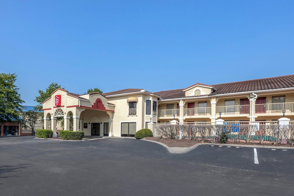 Red Roof Inn Franklin TN - featured photo