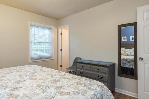 Beach Happy by Oak Island Accommodations - photo 32