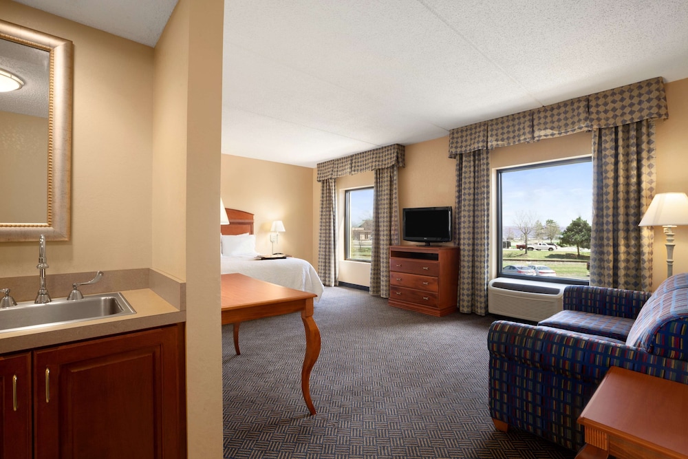 Hampton Inn Geneva - photo 12