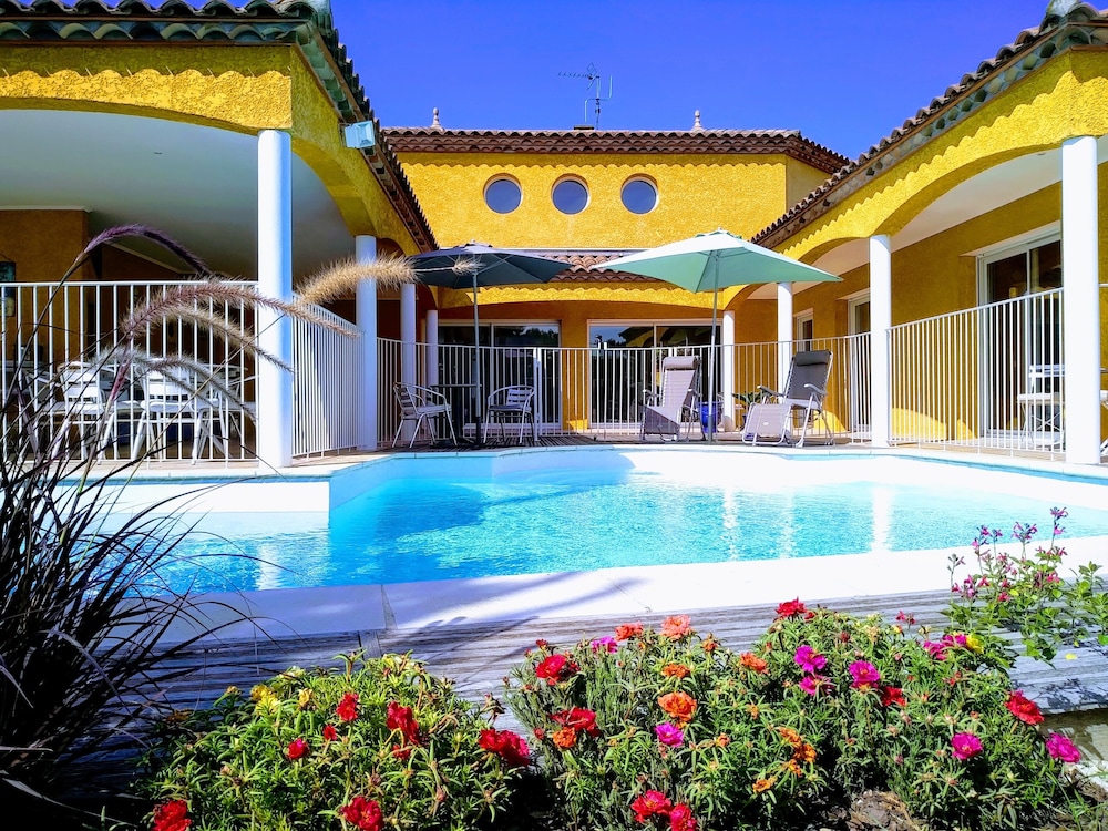 Le Paquebot - last minute hotel in Villetelle