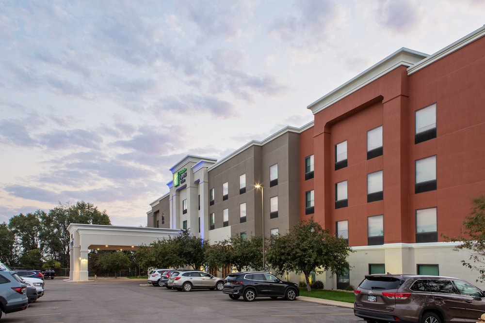 Holiday Inn Express & Suites Sioux City Southern Hills by IHG - photo 94
