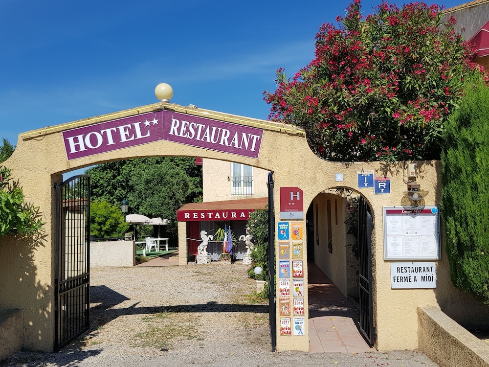 Longo Maï - carbon neutral hotel in Arles