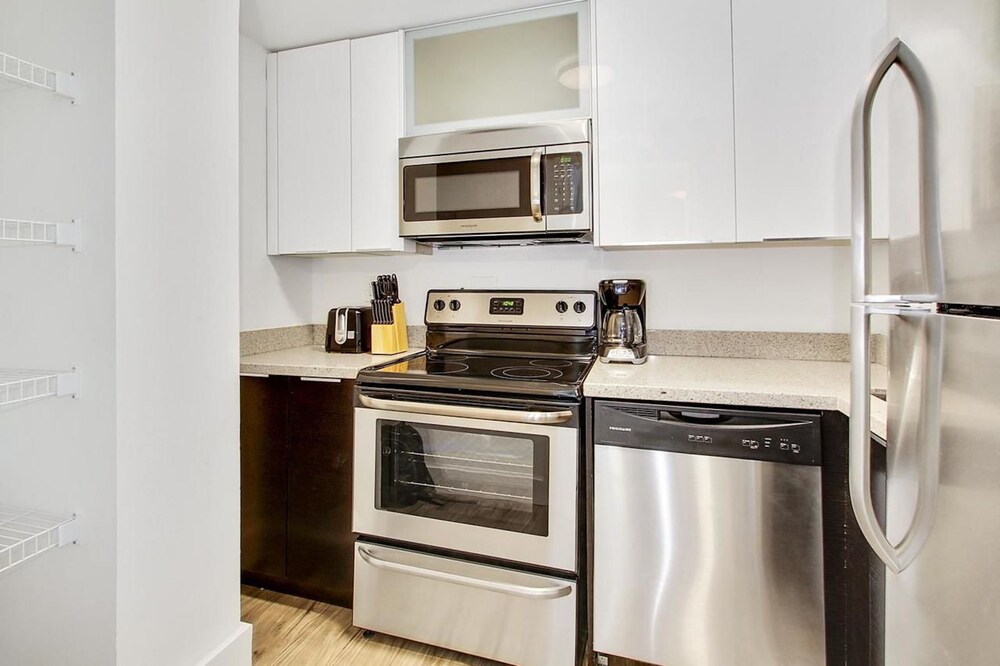 Bohemian 1BR in Coconut Grove by Sonder - photo 10