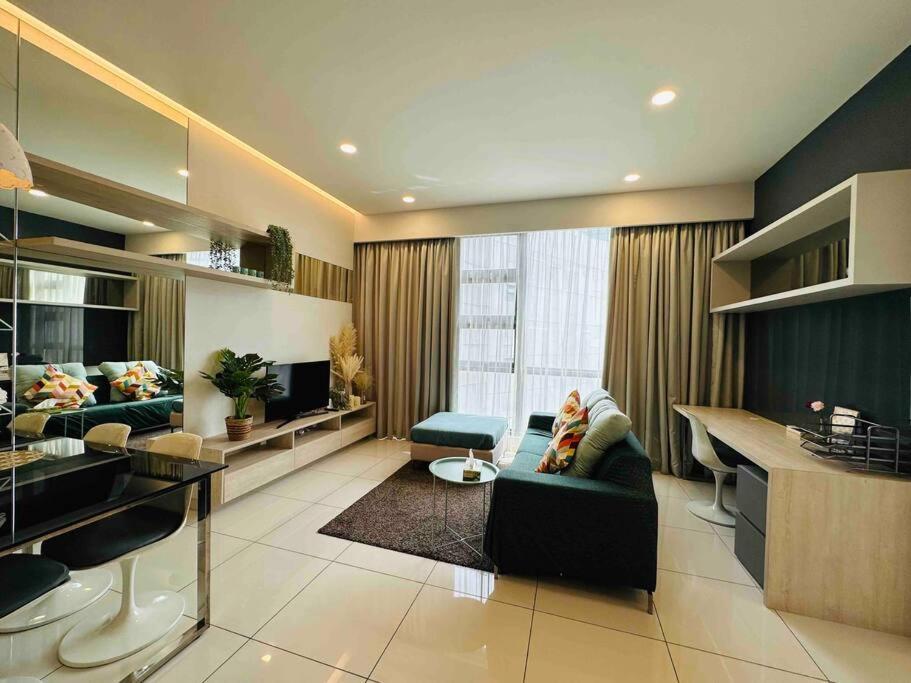 The Robertson Residence KL Bukit Bintang Chinatown Jalan Alor by 品屋 PINWU Shortstay — 4-Star Luxury Hotel in Kuala Lumpur, Malaysia