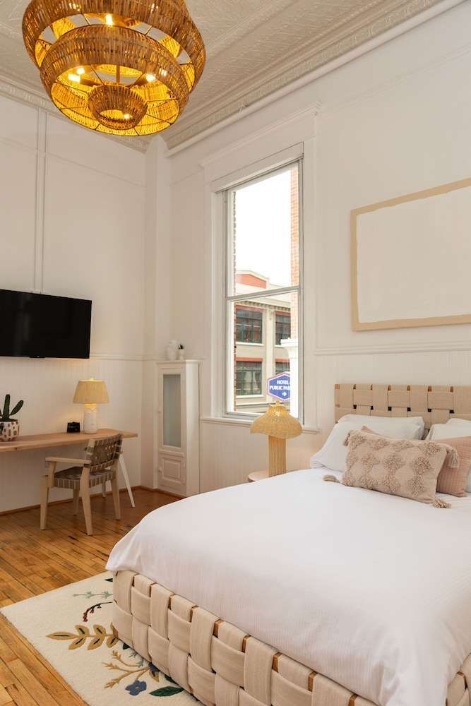 Fire Station One Boutique Hotel - photo 3