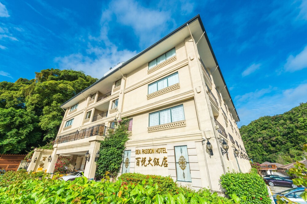 Sea Passion Hotel - carbon neutral hotel in Koror