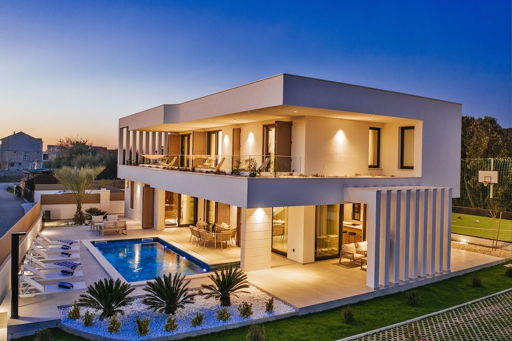 Villa Javori — 4-Star Luxury Hotel in Bibinje, Croatia
