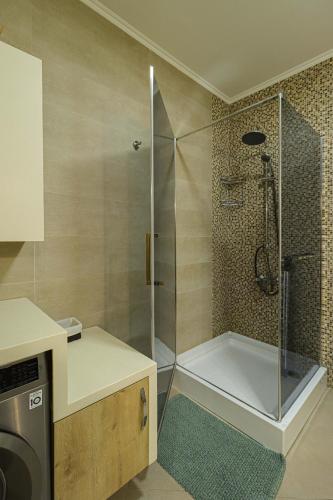 Central and Comfy Tbilisi 1BR Apartment by Wehost