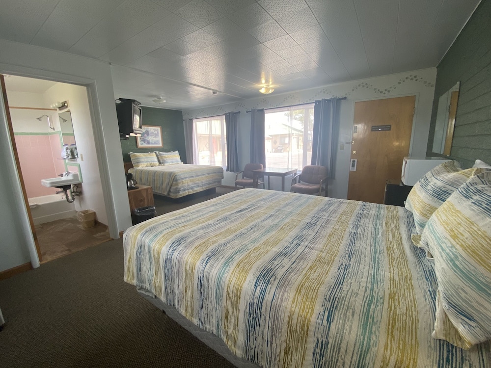 Lamplighter Lodge - photo 12