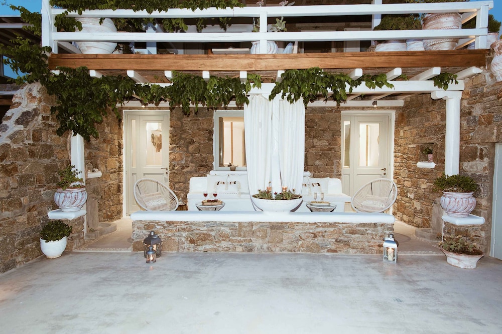 Mykonos Dot Apartments — 4-Star Luxury Hotel in Mykonos, Greece
