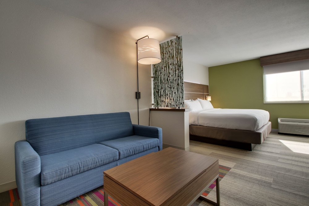 Holiday Inn Express & Suites Wapakoneta by IHG - photo 9
