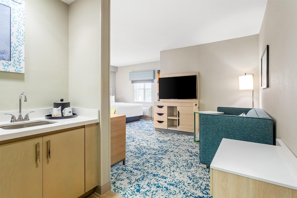 Hampton Inn & Suites St. Petersburg Downtown - photo 54