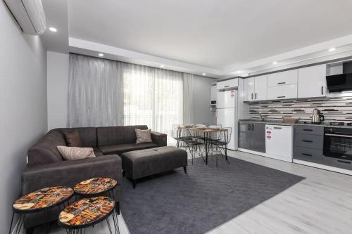 4 3 Yatak Odalı Büyük Daire Kaleiçi Yakını — 4-Star Luxury Hotel in Antalya, Turkey