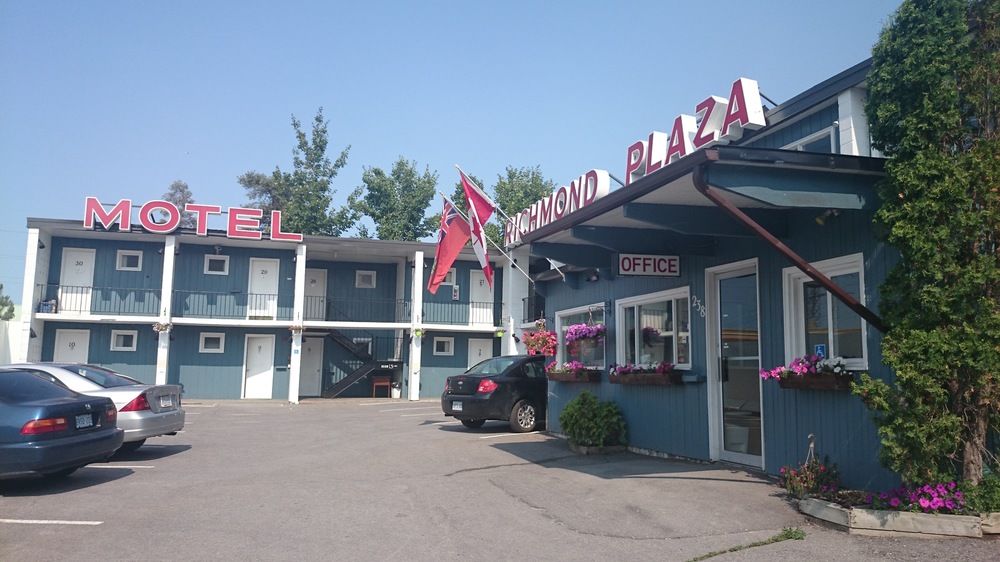 Richmond Plaza Motel in Ottawa, Canada