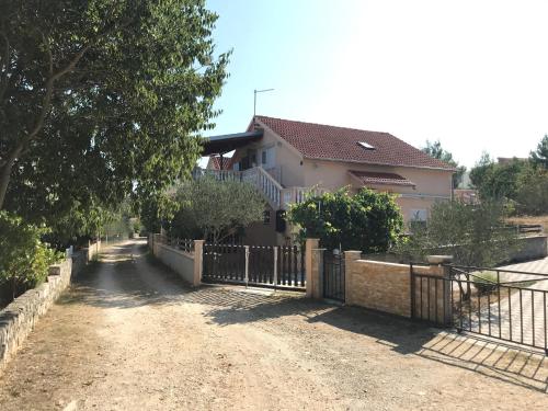Villa Bubamara — 4-Star Luxury Hotel in Pridraga, Croatia