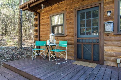 Its a Cabin Life 4 bed 2 bath — 4-Star Luxury Hotel in Franklin, United States