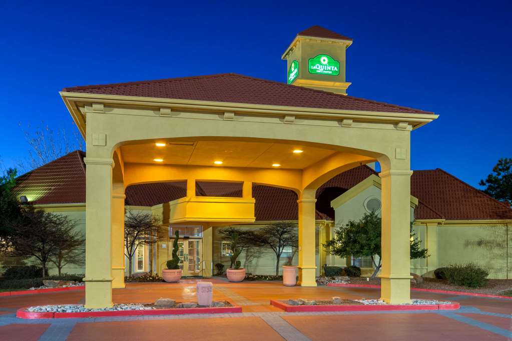La Quinta Inn & Suites by Wyndham Albuquerque West - photo 4