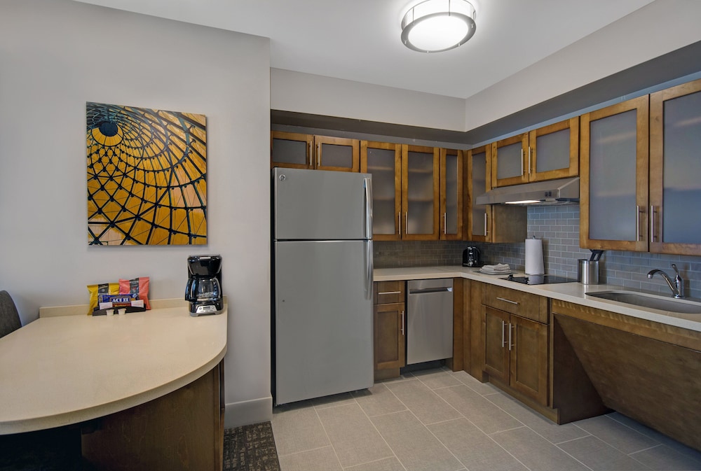 Staybridge Suites Sterling Heights Detroit by IHG - photo 18