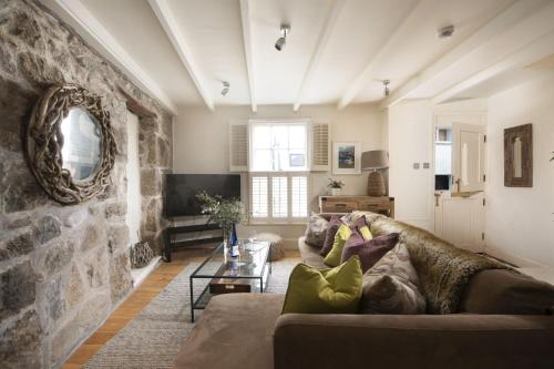 Tathra Beach Cottage — 4-Star Luxury Hotel in St Ives, United Kingdom