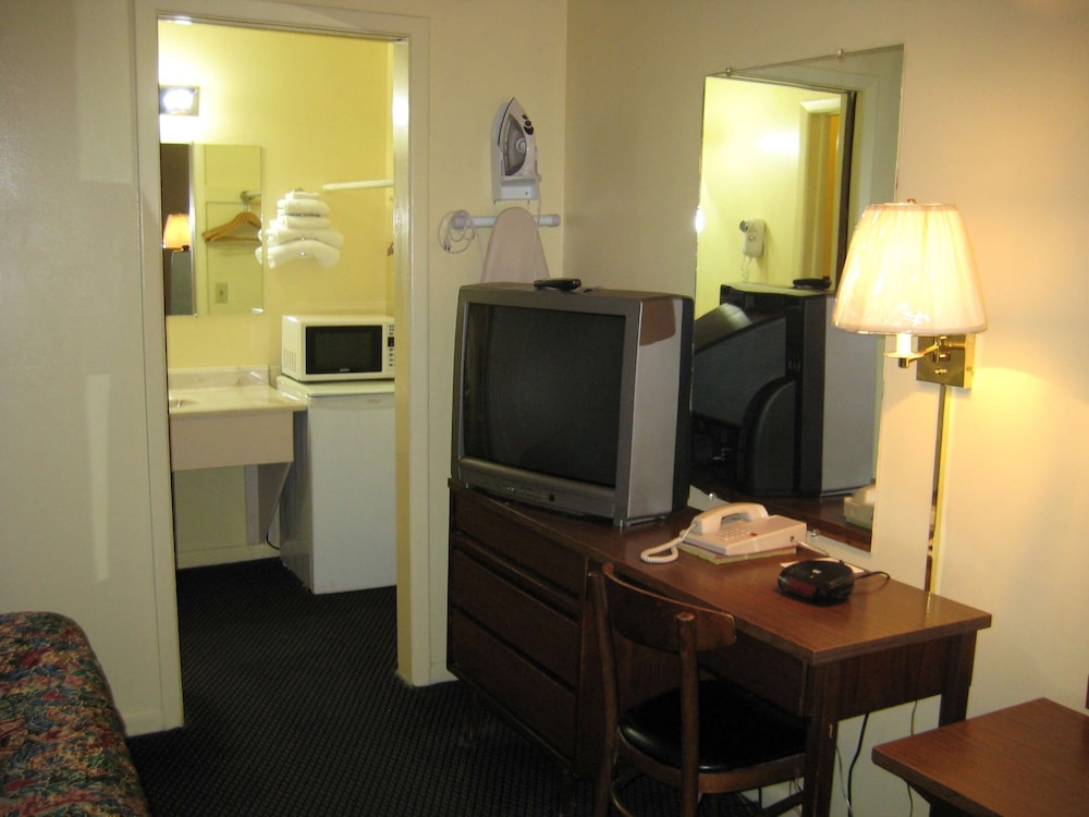 Guest House Motel - photo 15