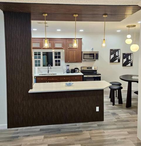 Beautiful And Modern Valrico Apartment — 4-Star Luxury Hotel in Valrico, United States