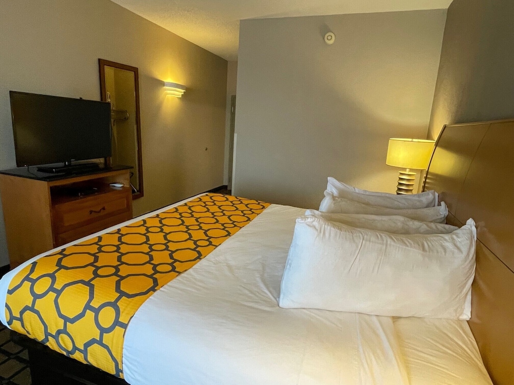 Baymont by Wyndham West Plains - photo 11