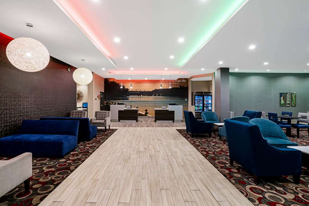 La Quinta Inn & Suites by Wyndham Tuscaloosa University - photo 5