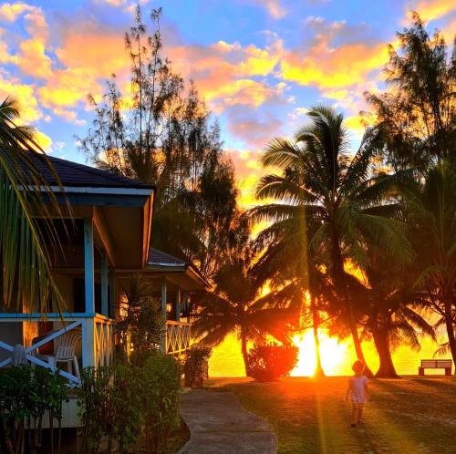 Sunny Beach Bungalows Aitutaki — Unknown City