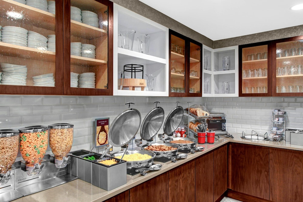 Residence Inn by Marriott Philadelphia Airport - photo 36