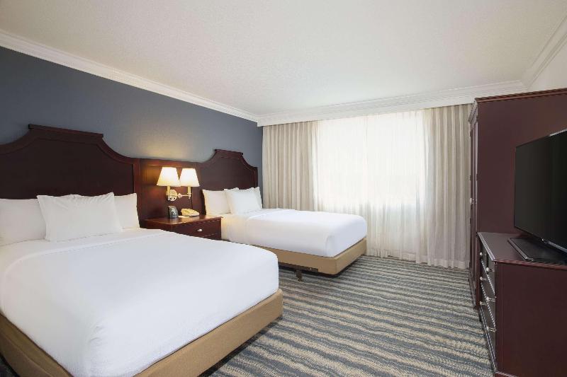 Embassy Suites by Hilton Tampa Brandon - photo 33