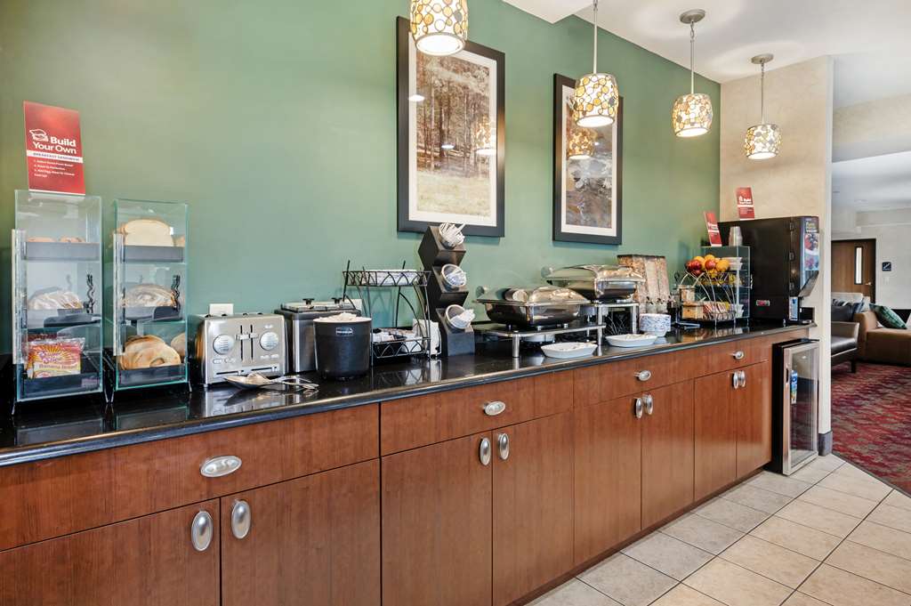Best Western Plus Howe Inn - photo 37