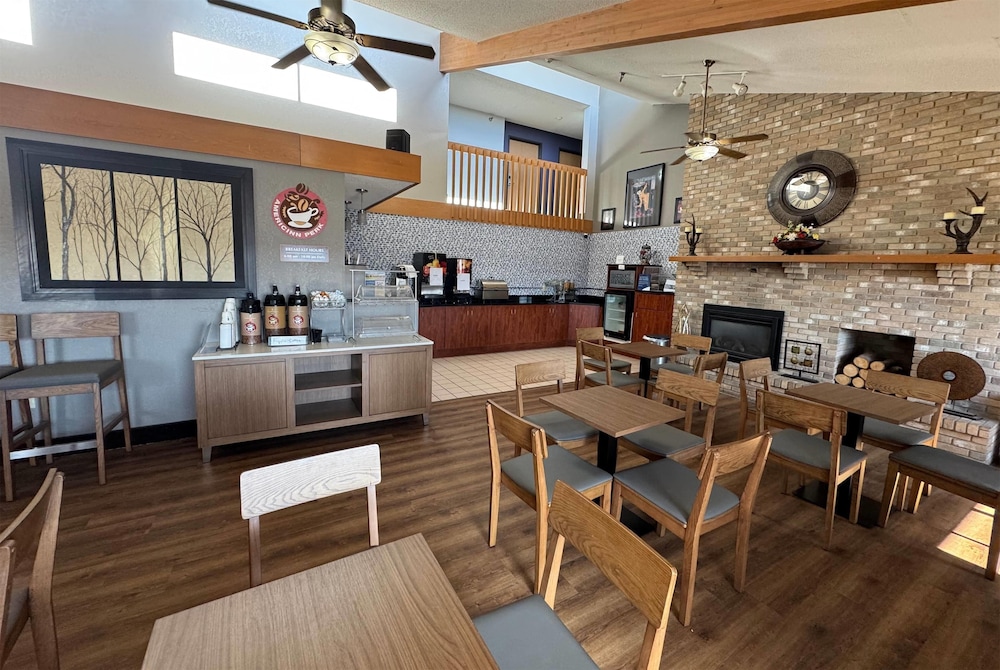 AmericInn by Wyndham Albert Lea - photo 25