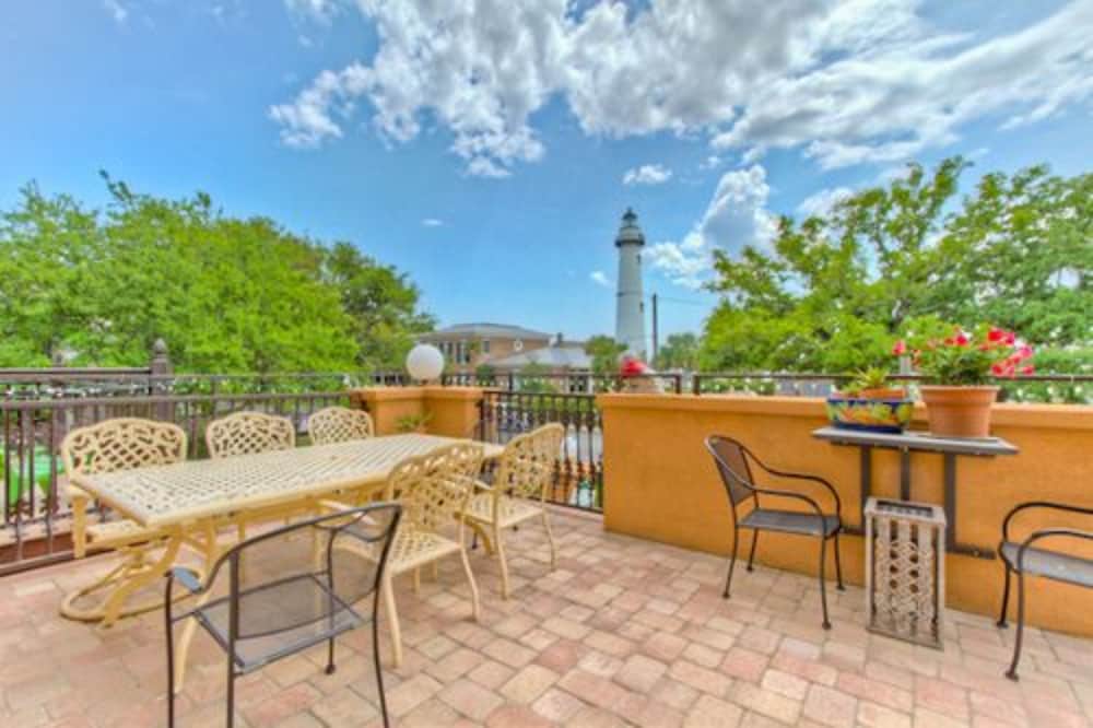 Ocean Inn and Suites in Saint Simons Island, United States