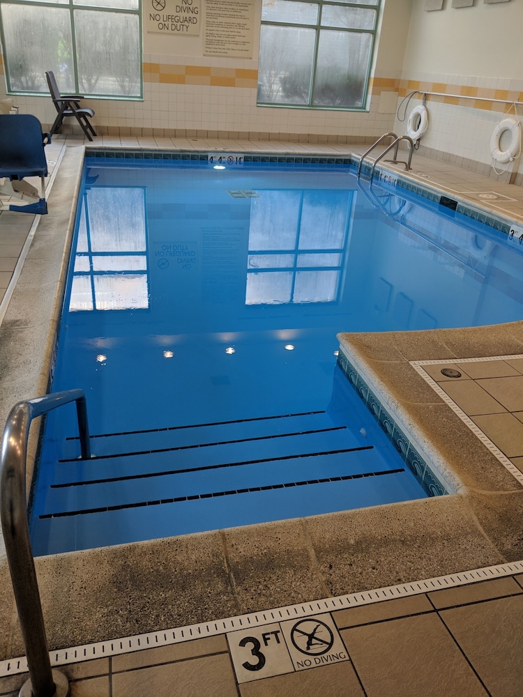 Hilton Garden Inn Chicago North Shore Evanston - photo 40