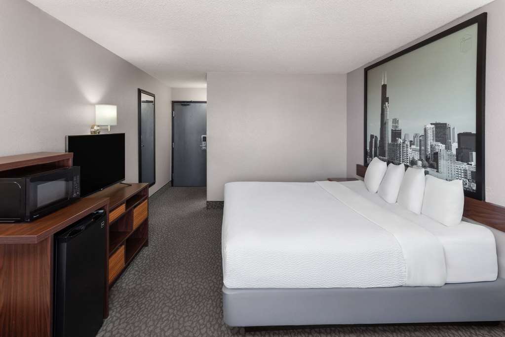 Super 8 by Wyndham Romeoville Bolingbrook - photo 8