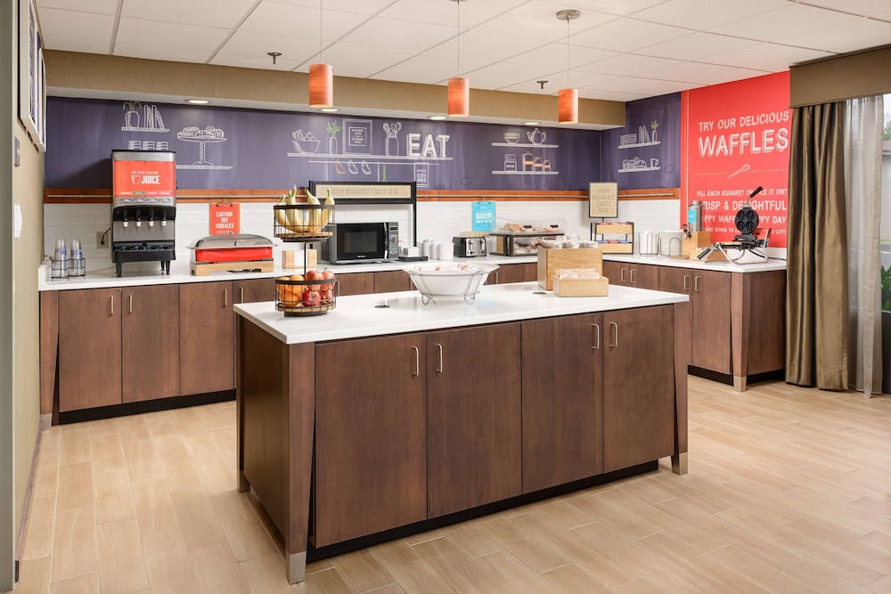 Hampton Inn Oak Ridge Knoxville - photo 18