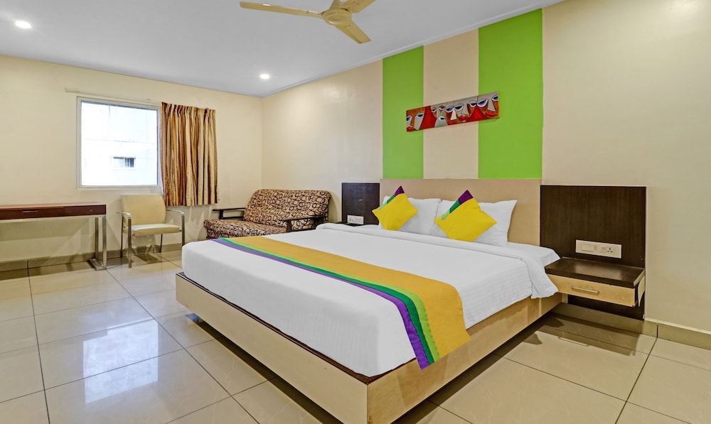 Itsy Hotels G Square in Vijayawada, India