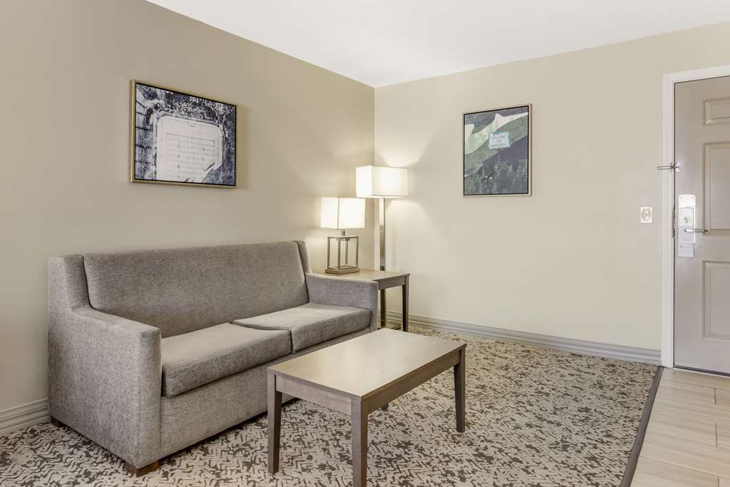 Best Western Plus Grand Manor Inn - photo 25