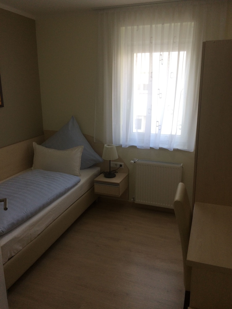 Hotel Gambrinus Dutenhofen — Wetzlar — photo 3