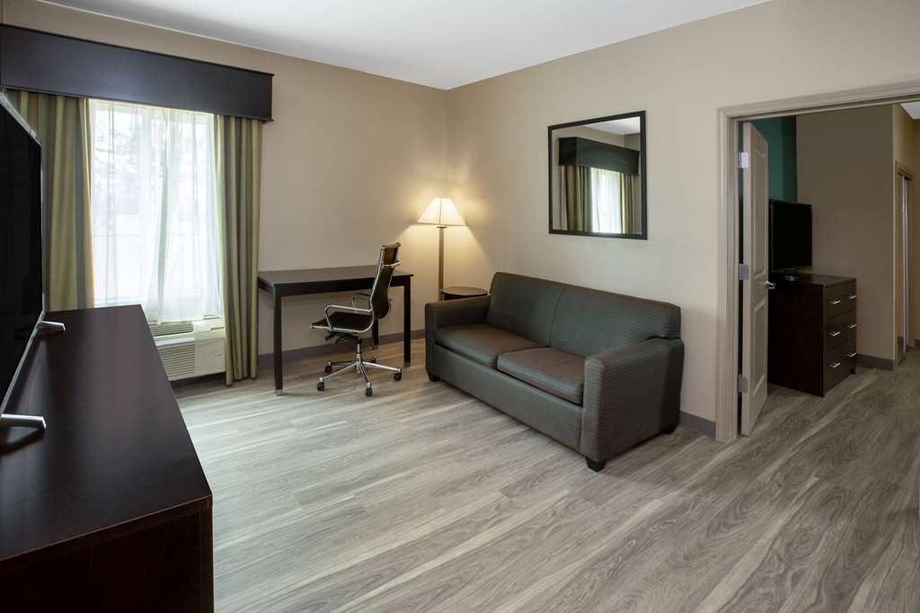 La Quinta Inn & Suites by Wyndham Durant - photo 20