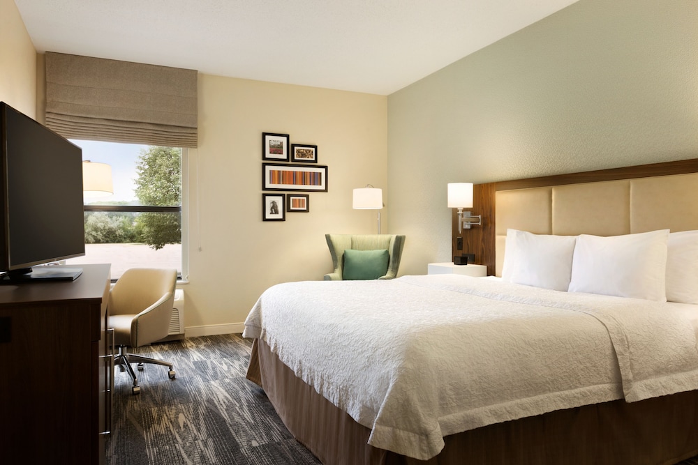 Hampton Inn Akron Fairlawn - photo 9