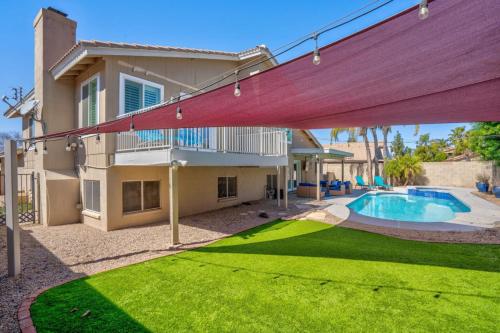 Extravagant 5Bedroom Phoenix Home w Pool KingBeds — 4-Star Luxury Hotel in Phoenix, United States