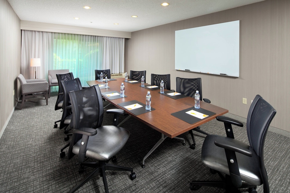 Courtyard by Marriott Pasadena Old Town - photo 68