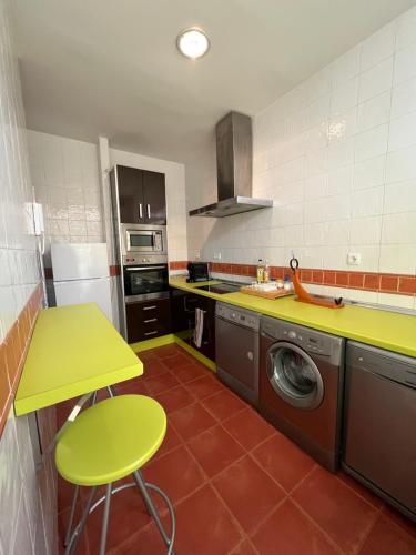 Apartamentos Sevilla Deluxe Rosales — 4-Star Luxury Hotel in Tocina, Spain