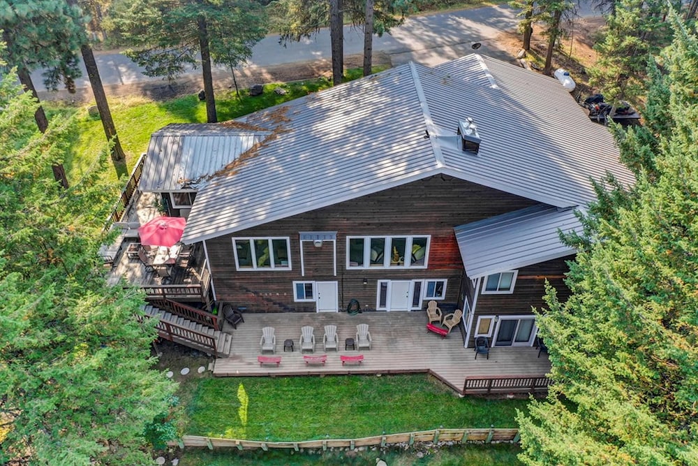 Pines on the Pond by Casago McCall Donerightmanagement in Mccall, United States