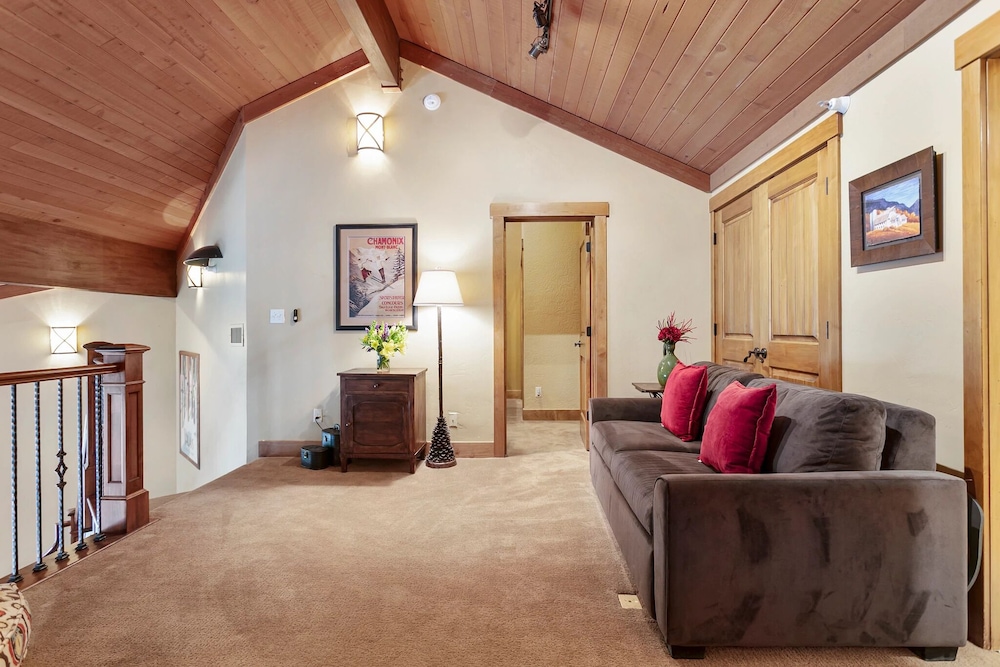 Powder Run 2 Bedroom Condo By All Seasons Resort Lodging - photo 20